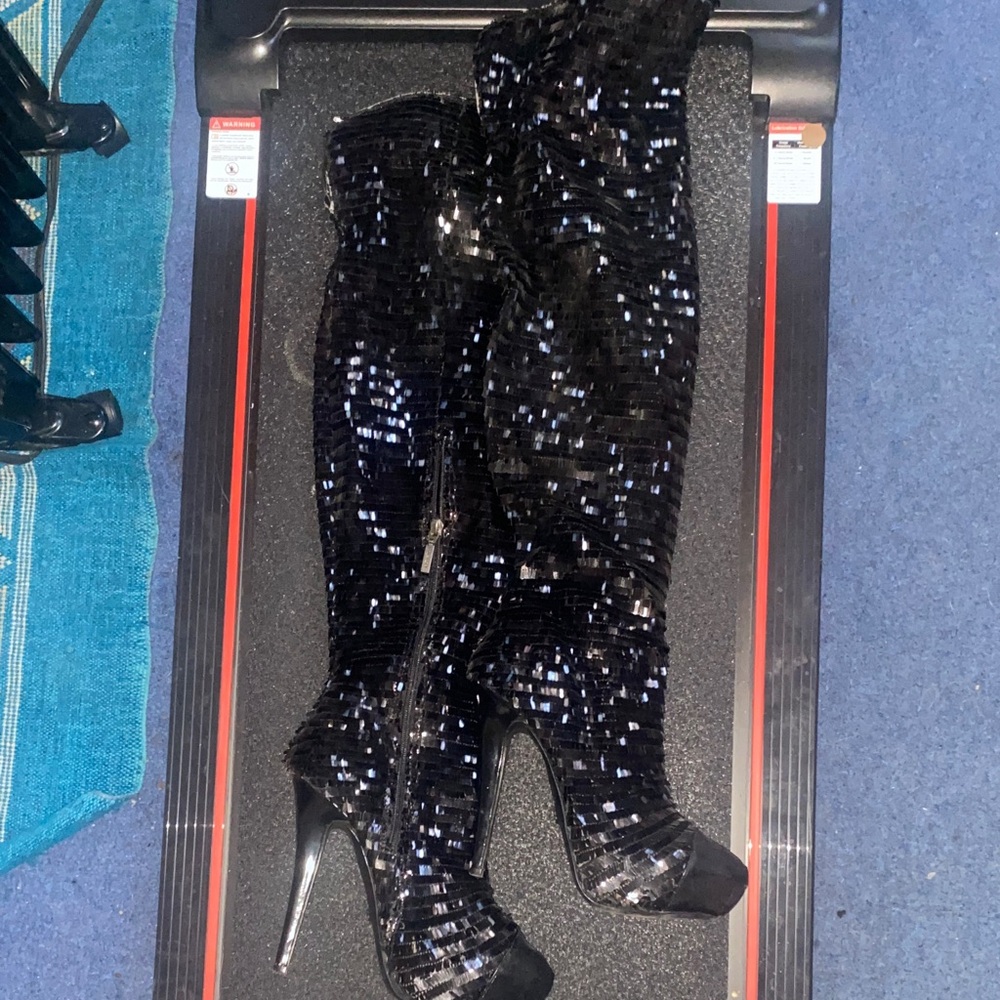 Elegant Black Sequin thigh high Heeled Boots from House of Deréon. Size 10